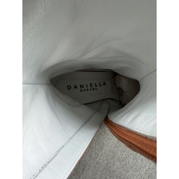 Daniella Shevel Bonnie Lambskin Leather Bootie Hazel Brown Women's 38.5 US 8 - Picture 11 of 16